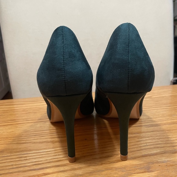 Beautiful high heels, green perfect for fall season! - Picture 3 of 8